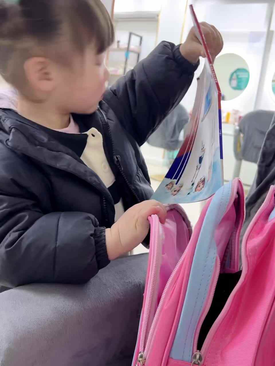 2024.3.12～小A班夏爱林～整理书包.MOV