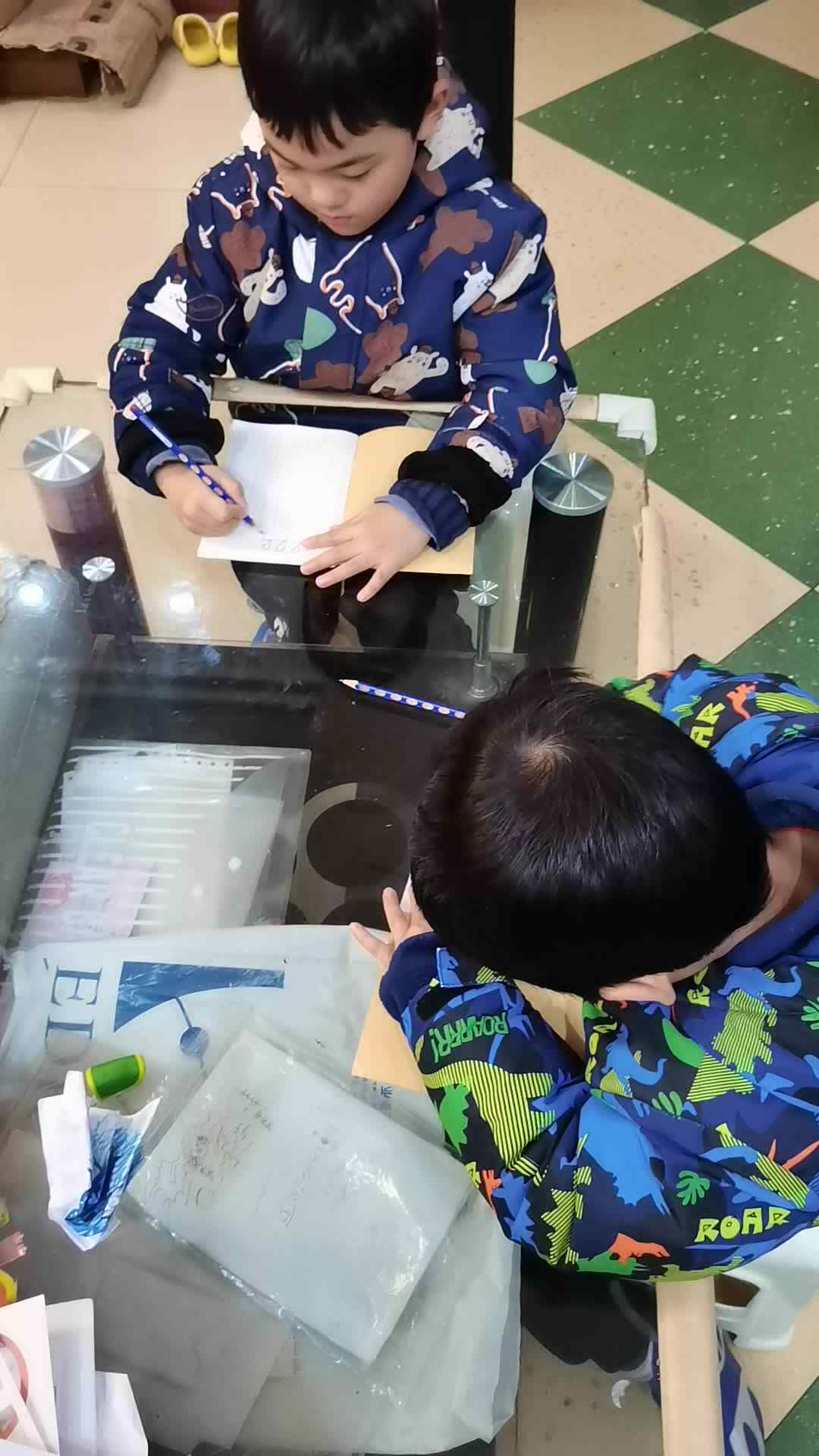 VID_20240306_193252.mp4