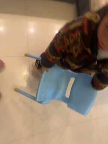 摆放椅子240309.MOV