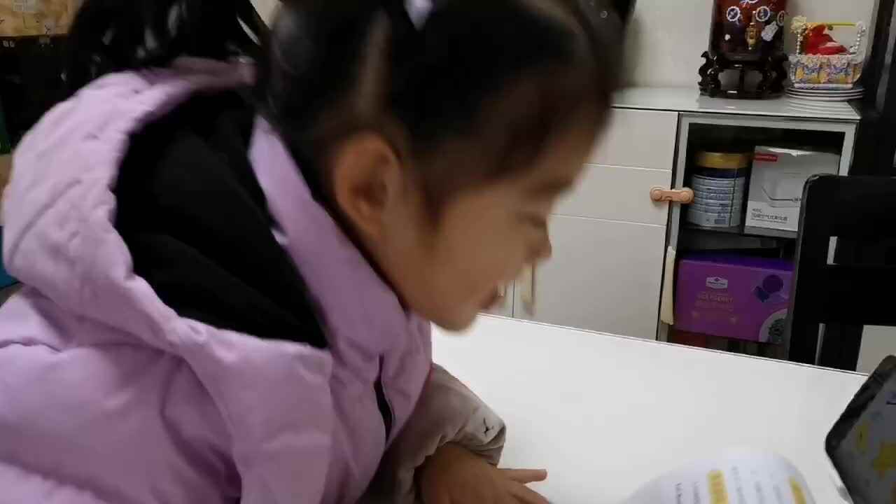 观看《moon朗读示范1》