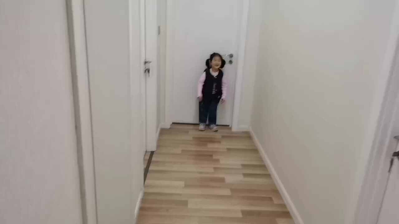 -中b班宁汐言练习踏步