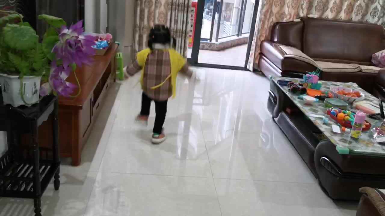 中A班李盈莹 踏步走