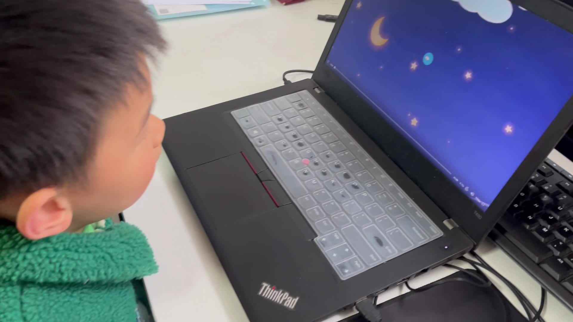 中B班 李锦城 跟唱《小星星》