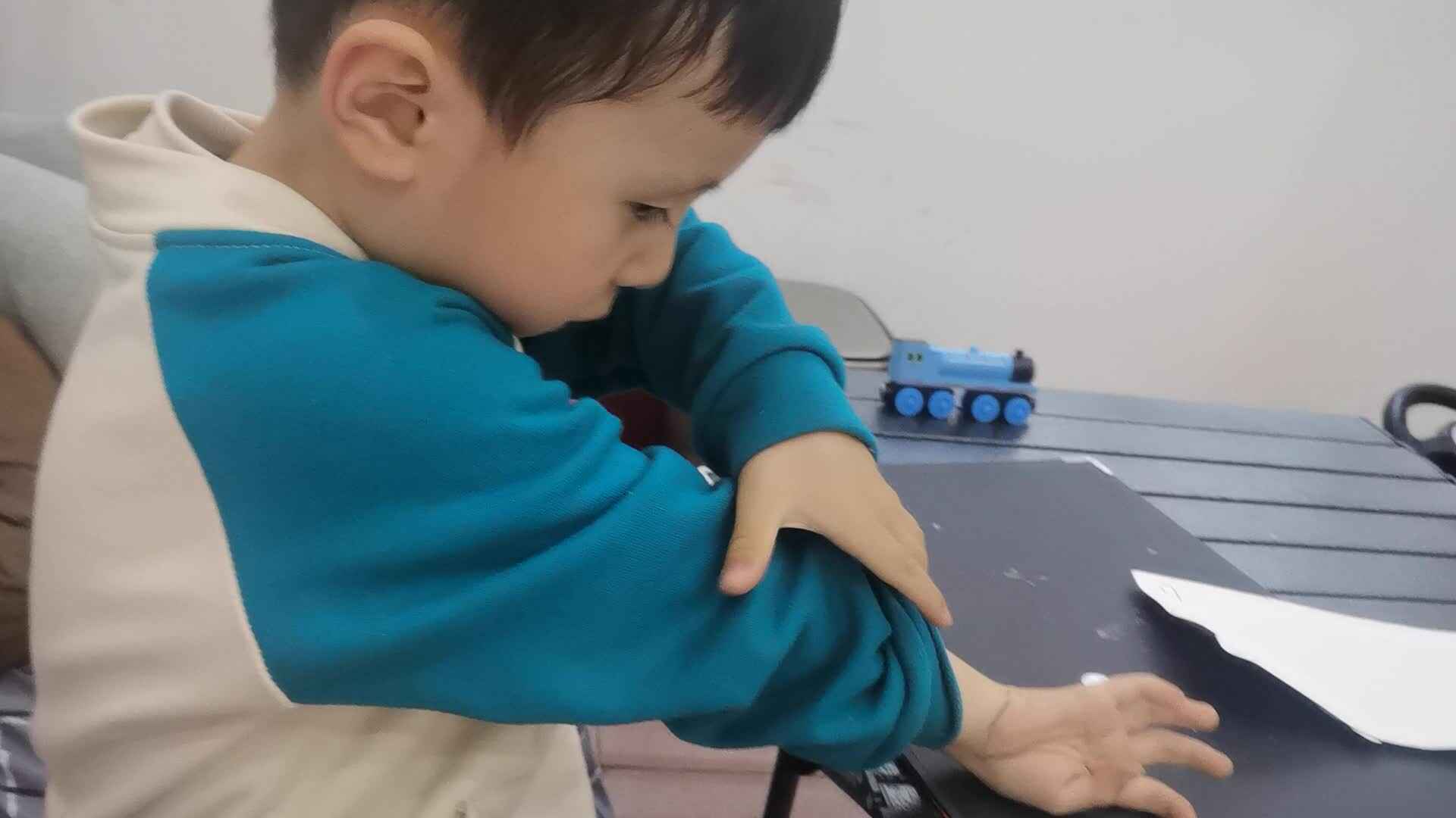 中B班挽衣袖练习