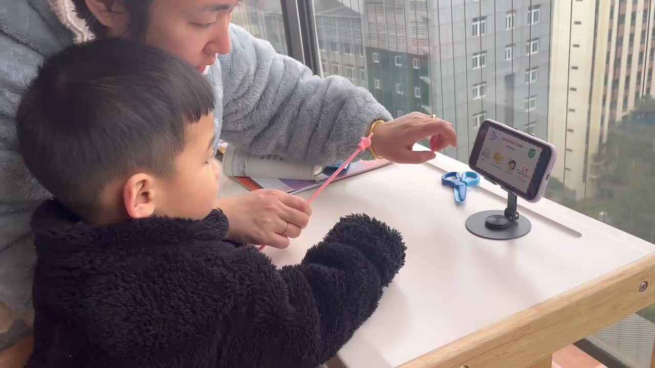 ⁣⁣⁣2024-3-10小A班刘奕宸——《Greetings 朗读示范1》.MOV