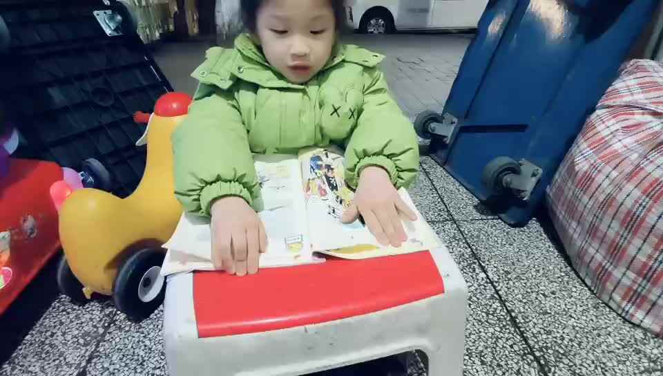 ⁣⁣⁣⁣中a班唐依依看图说话