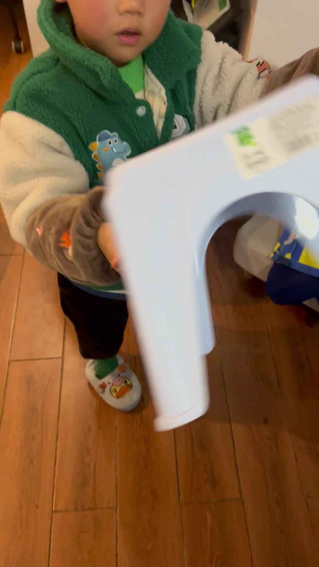 中B班 李锦城 练习搬凳子