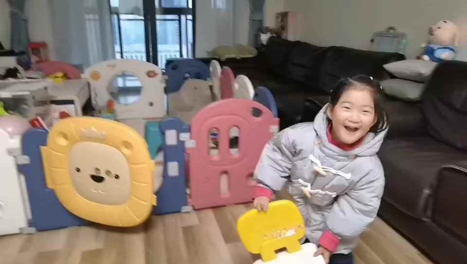 中b班宁汐言练习搬凳子