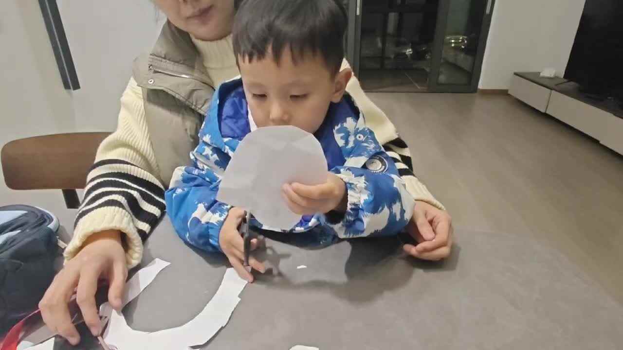 中B班  王千与剪纸练习