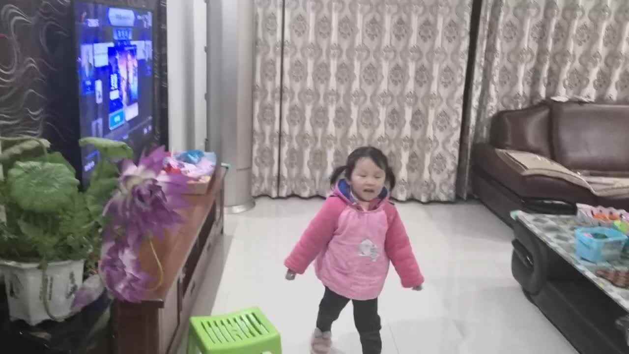 中A班李盈莹 向前向后踏步练习