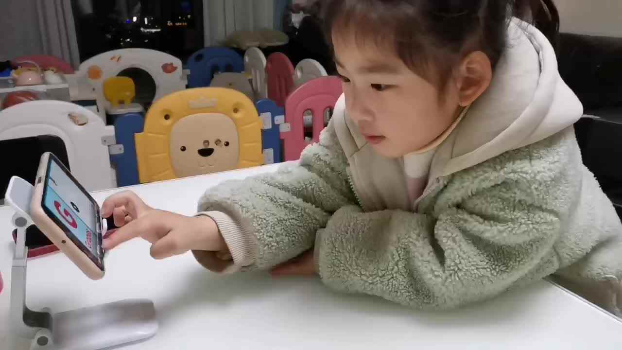 中B班宁汐言跟读英语视频.mp4