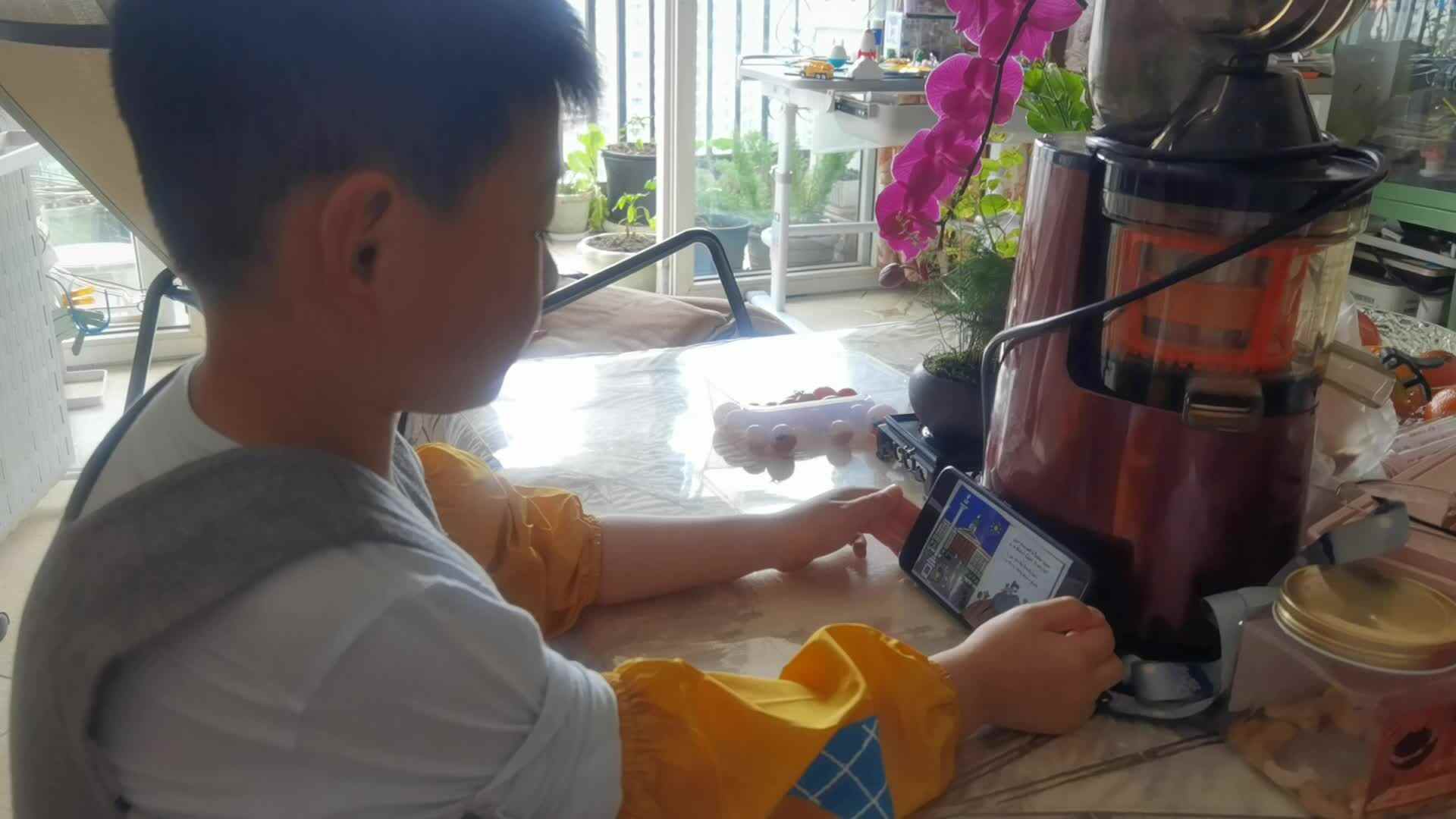 看绘本小鼠波波去伦敦 Maisy Goes To London.mp4