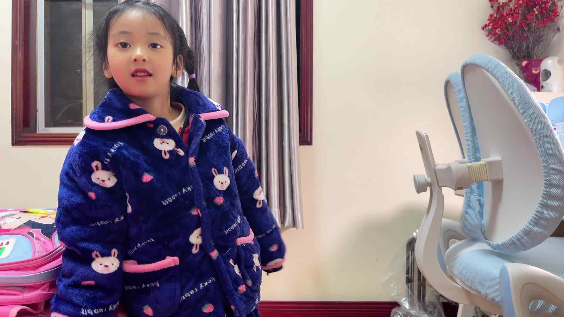 ⁣2026级B班20240306吴晨希闯关练习-端凳子.mp4