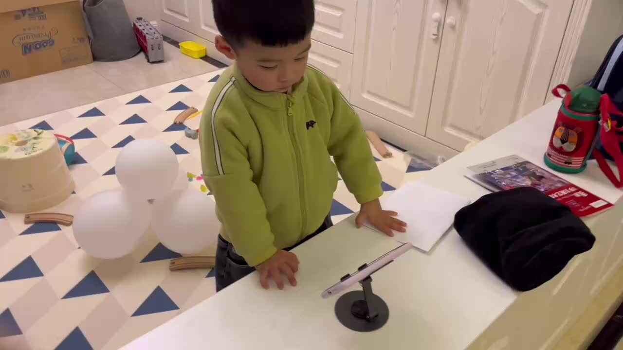 ⁣2024-3-12小A班刘奕宸——观看《植树节》视频 .MOV