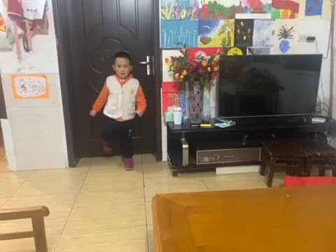 中B班赵芃栎踏步练习