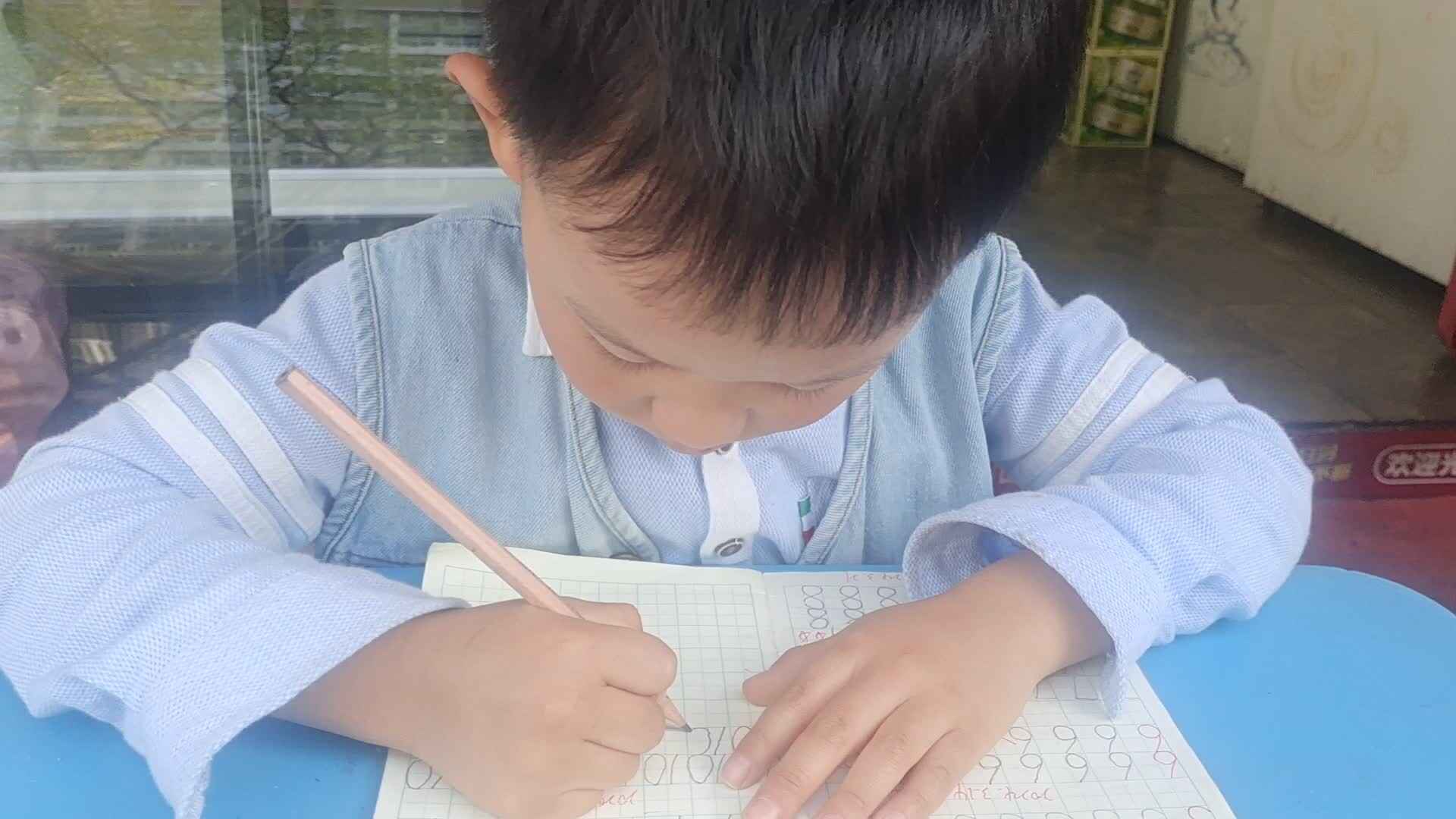大B班王子扬写10