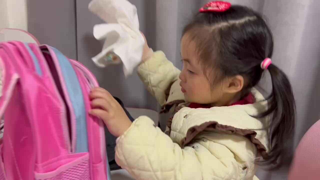 小A班2024.3.13艾琰茹— 整理书包