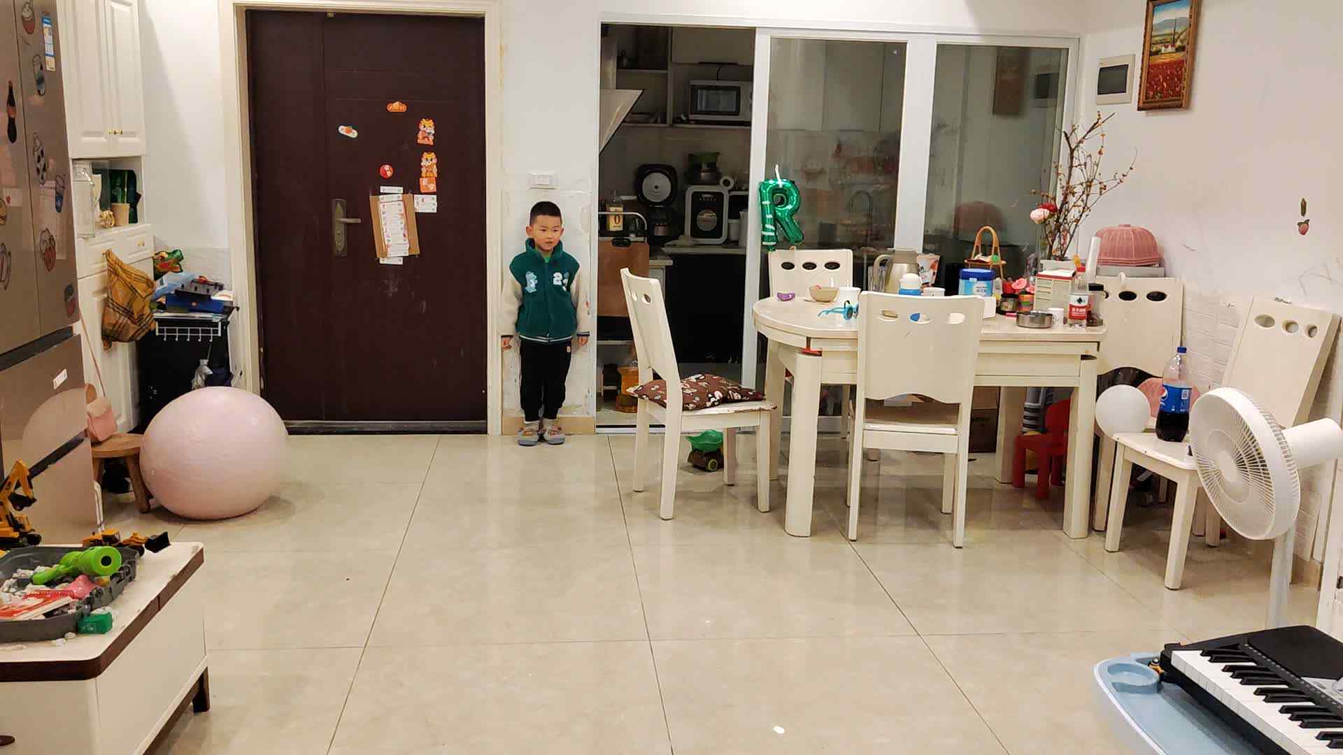 20240318中B班李锦城练习踏步前进、后退