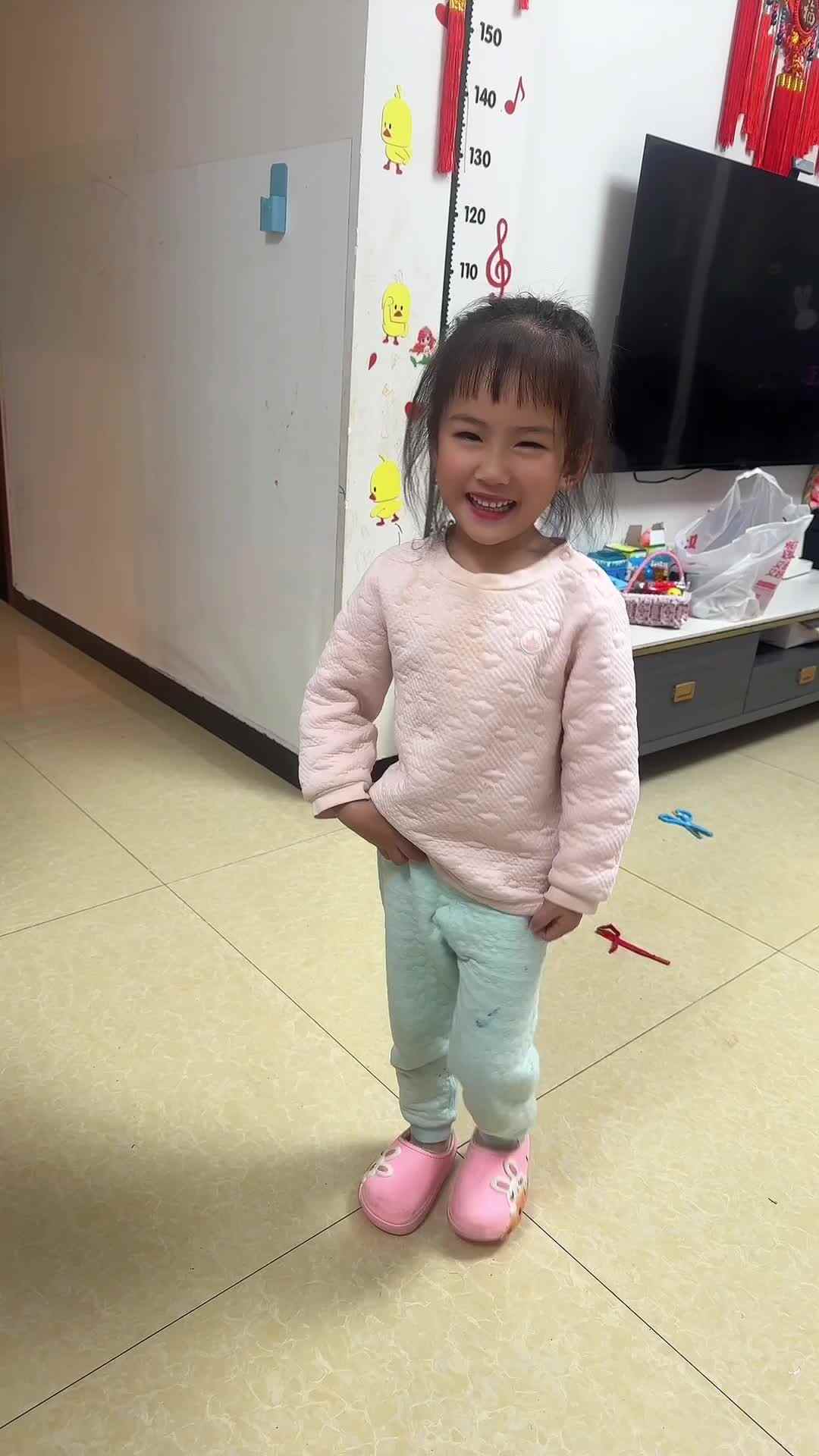 中B班 李曦蕊 练习踏步和向前走