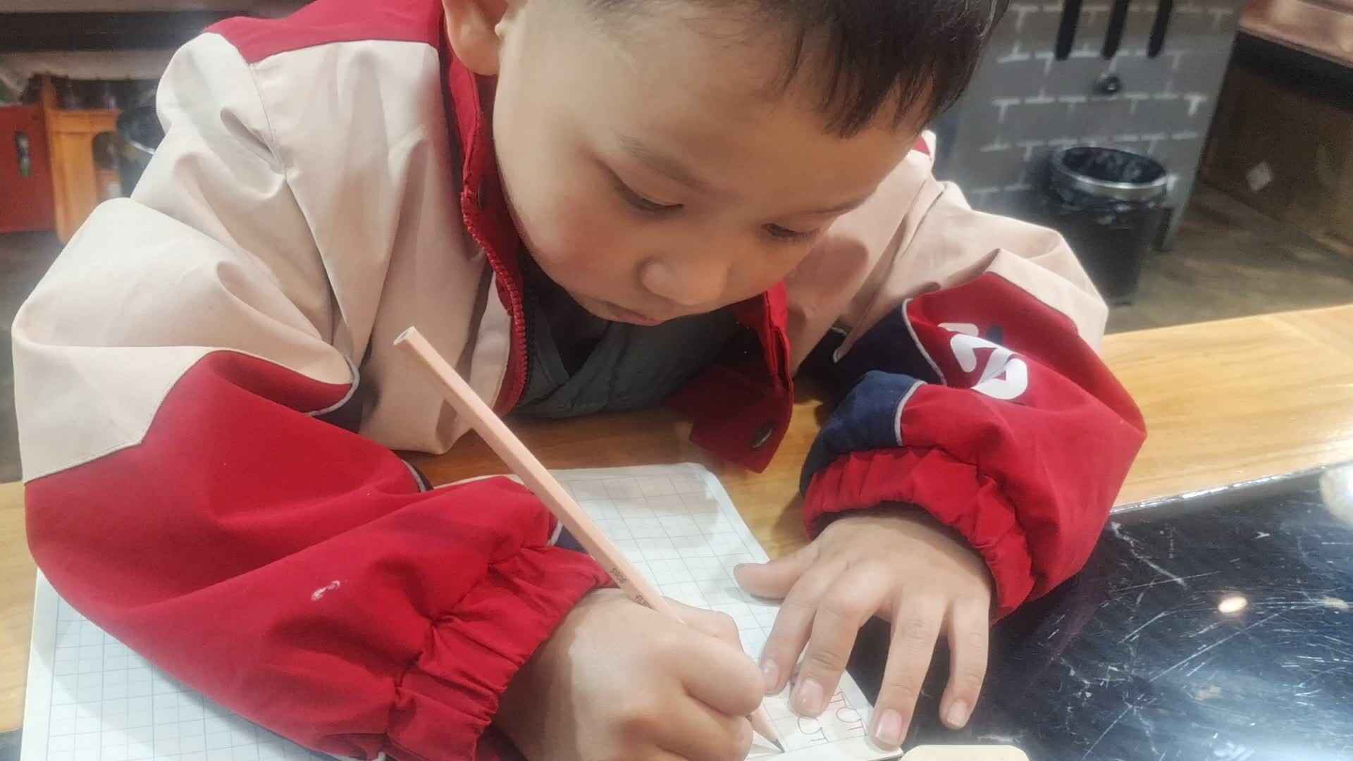 大B班王子扬写5