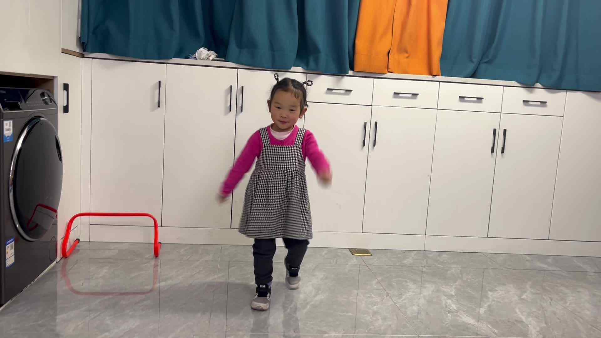 ⁣中B班温欣练习踏步.2024.03.13.mov