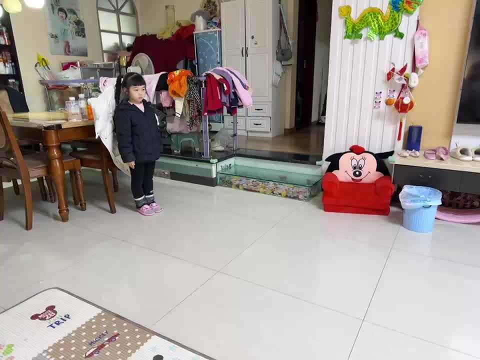 ⁣20240312中B班舒琳芯练习踏步走