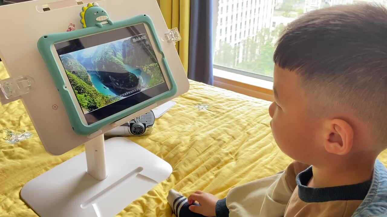 ⁣⁣⁣2024-3-31小A班刘奕宸——观看《巫山小三峡》.MOV
