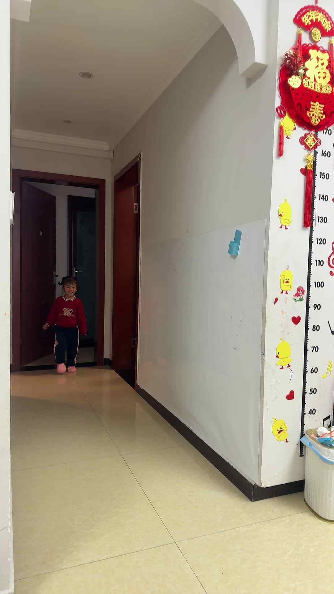 中B班 李曦蕊 练习向前向后走