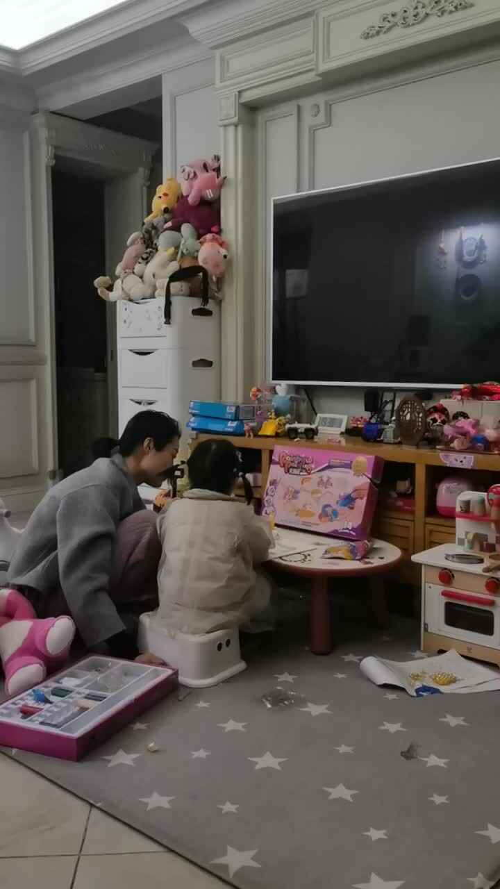 小A班张忻宜《上床睡觉》.MOV