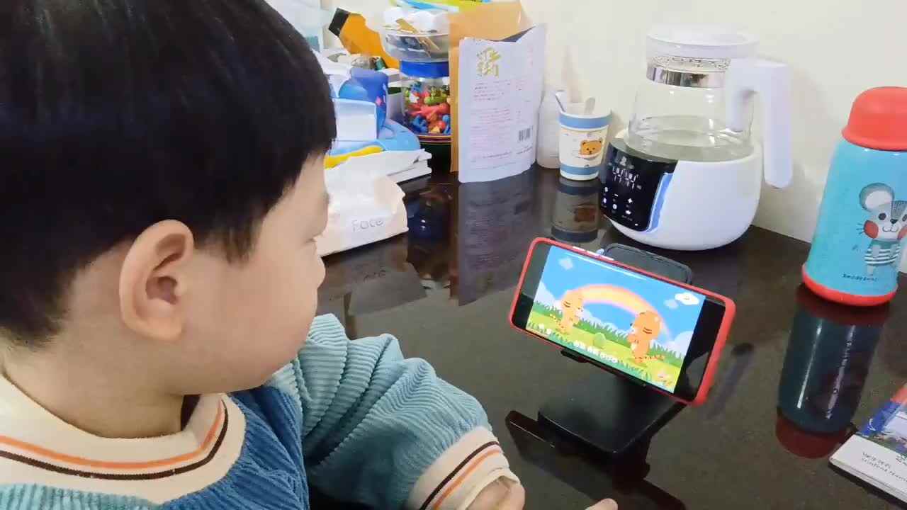 小A班陈栎安唱儿歌《春雨沙沙》.mp4