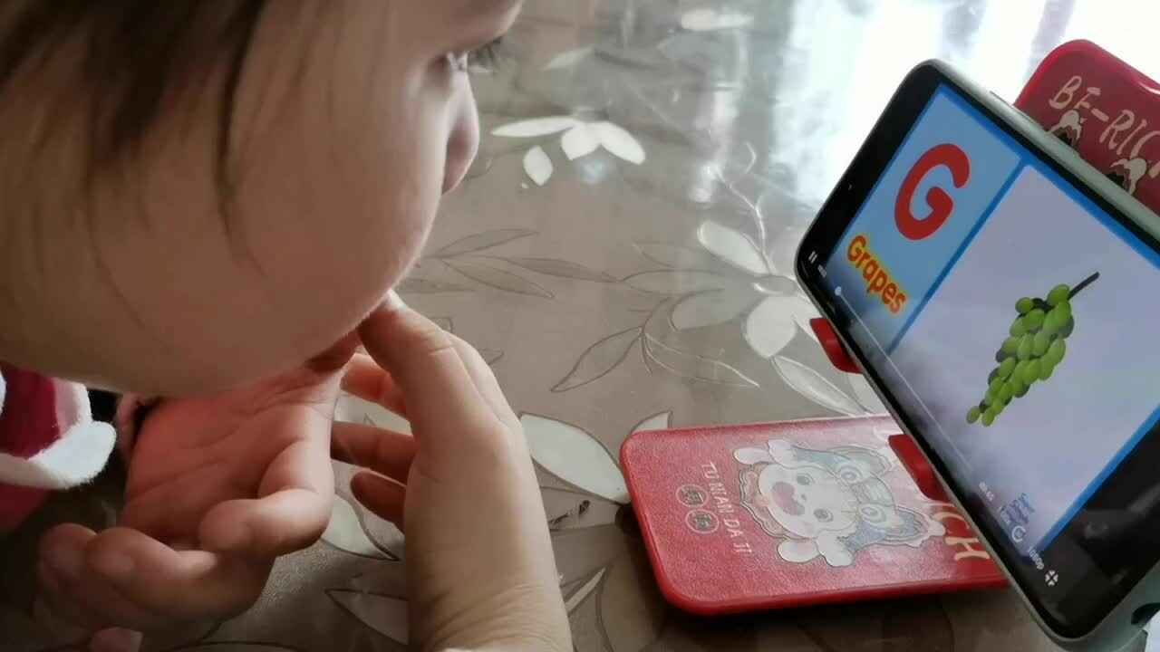 中B班3月15张芷萱跟读单词.mp4