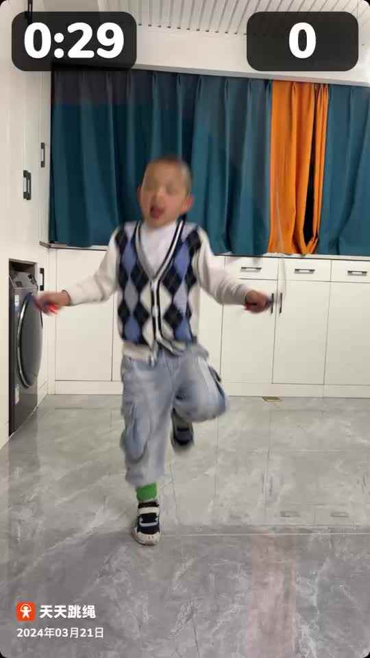 学前B班温志成跳绳练习2024.03.21.mp4