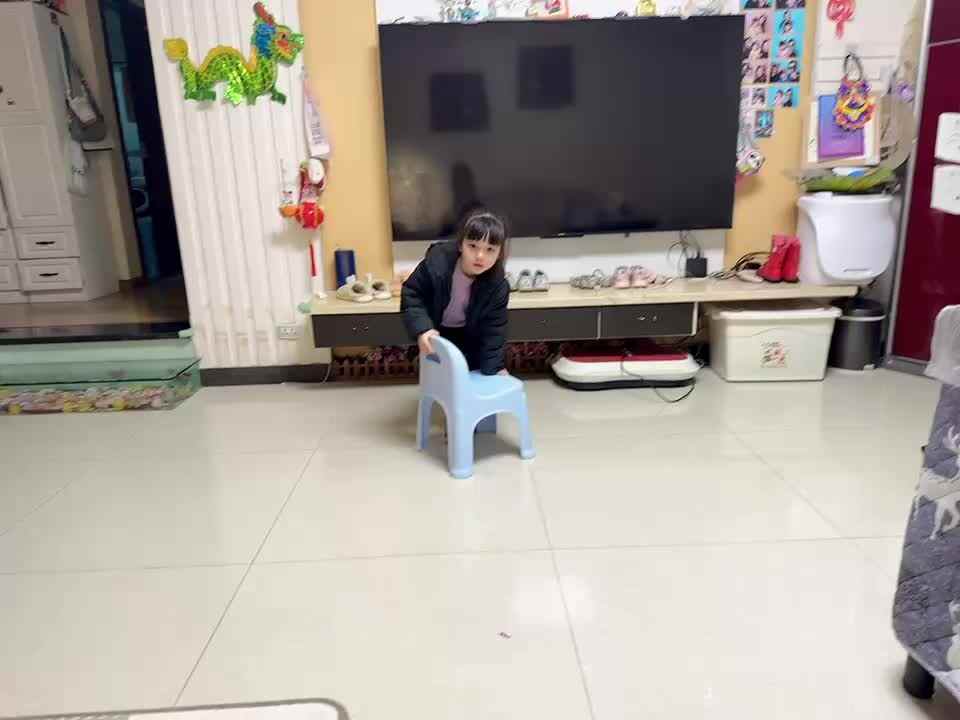 ⁣⁣20240305中B班舒琳芯椅子拿放