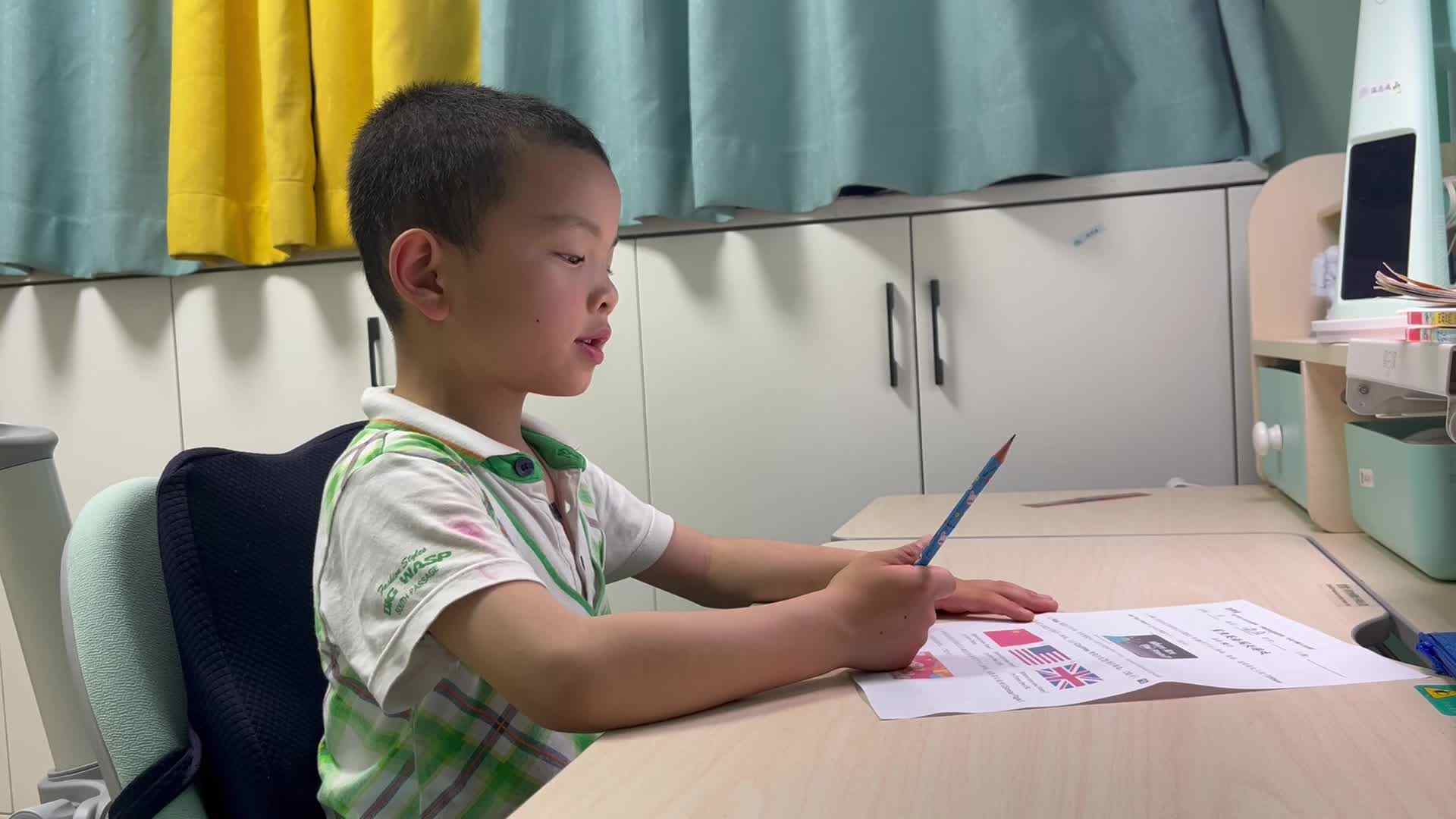 学前B班温志成鲨鱼英语<Where  are  you   from>  2024.04.14.mov