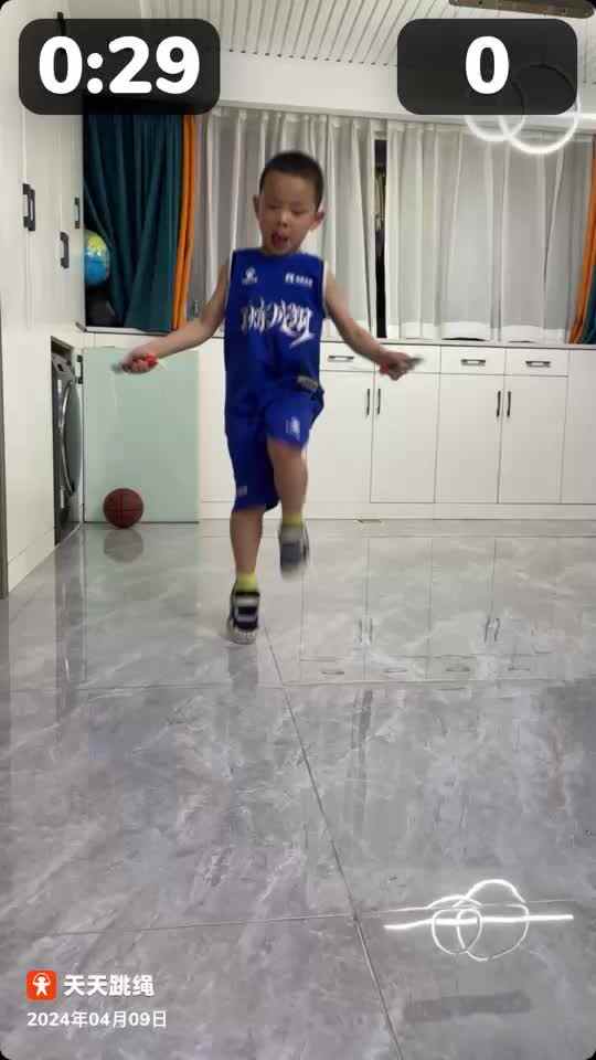 学前B班温志成跳绳练习2024.04.09.mp4