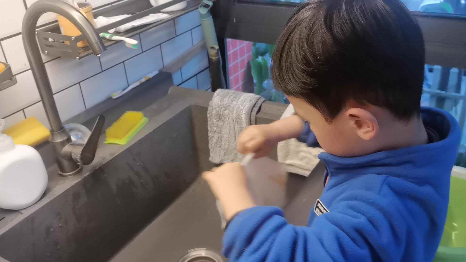 中B班王千与拧毛巾
