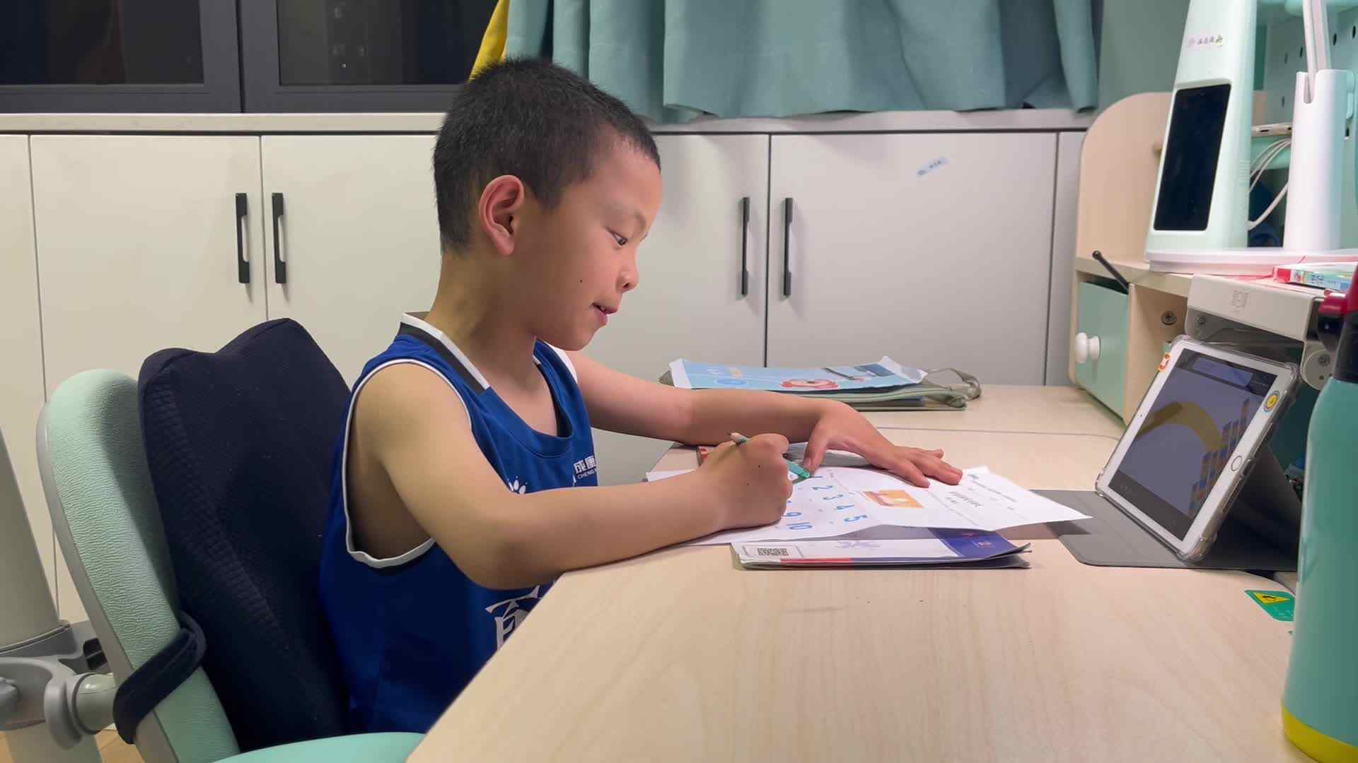 学前B班温志成鲨鱼英语---数字单词2024.04.17.mov