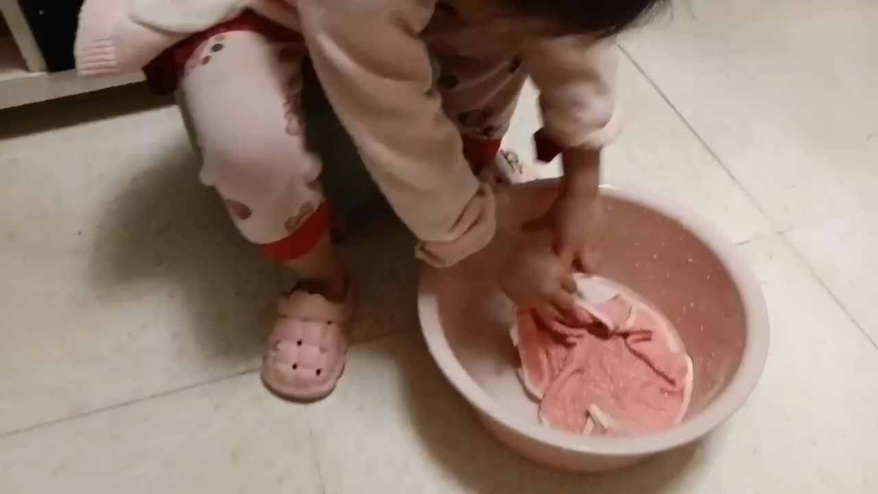 拧毛巾