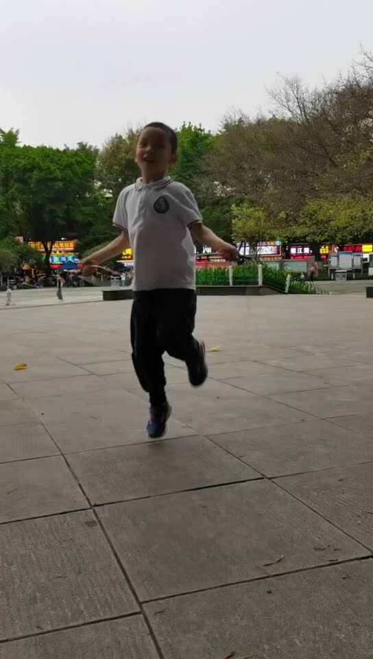 学前B班温志成跳绳练习2024.04.24.mp4