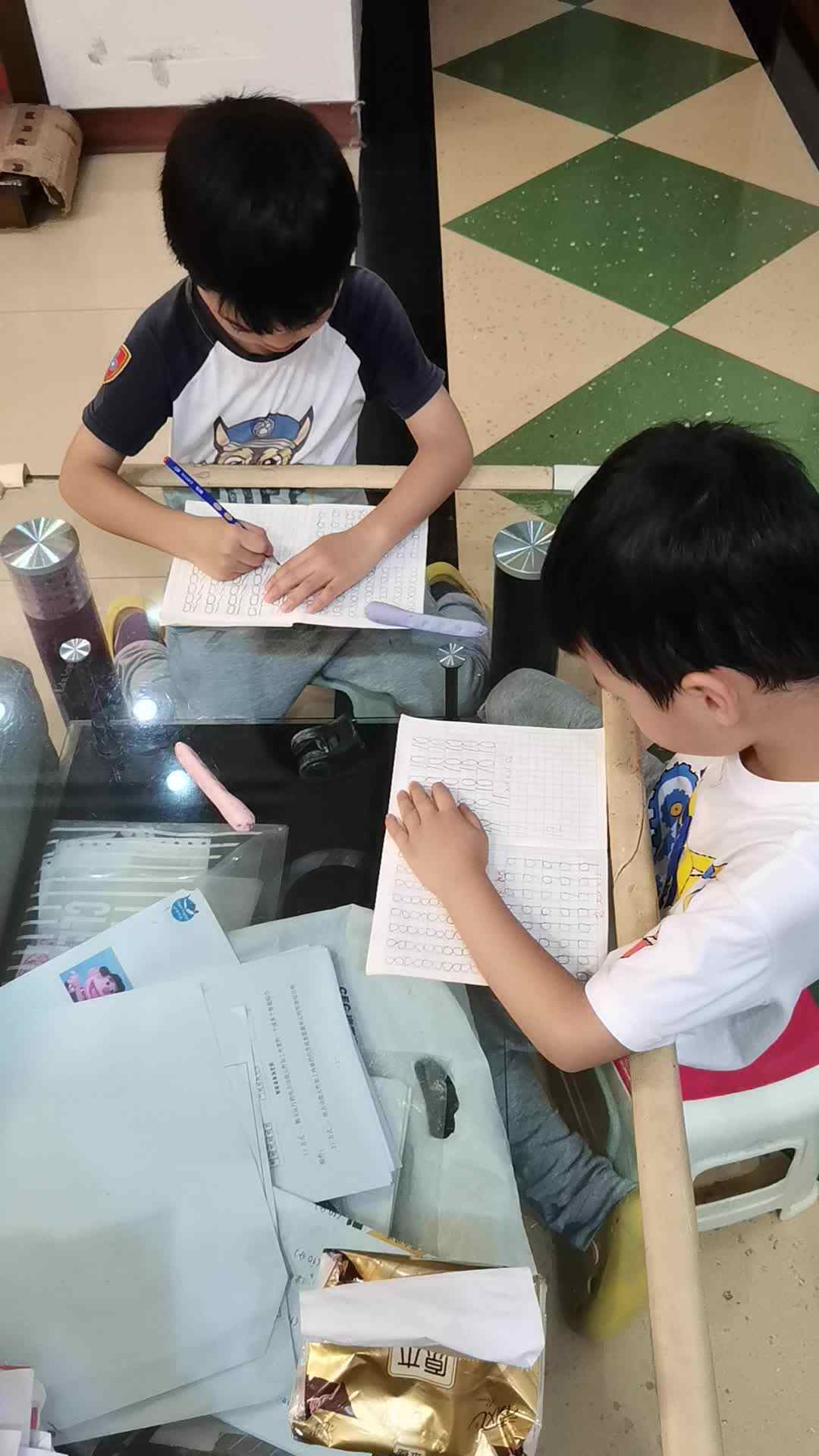 VID_20240428_191637.mp4