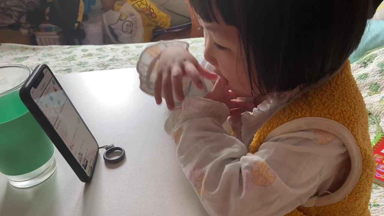 小A班2024.4.3张艺涵《Tory 朗读示范》.MOV