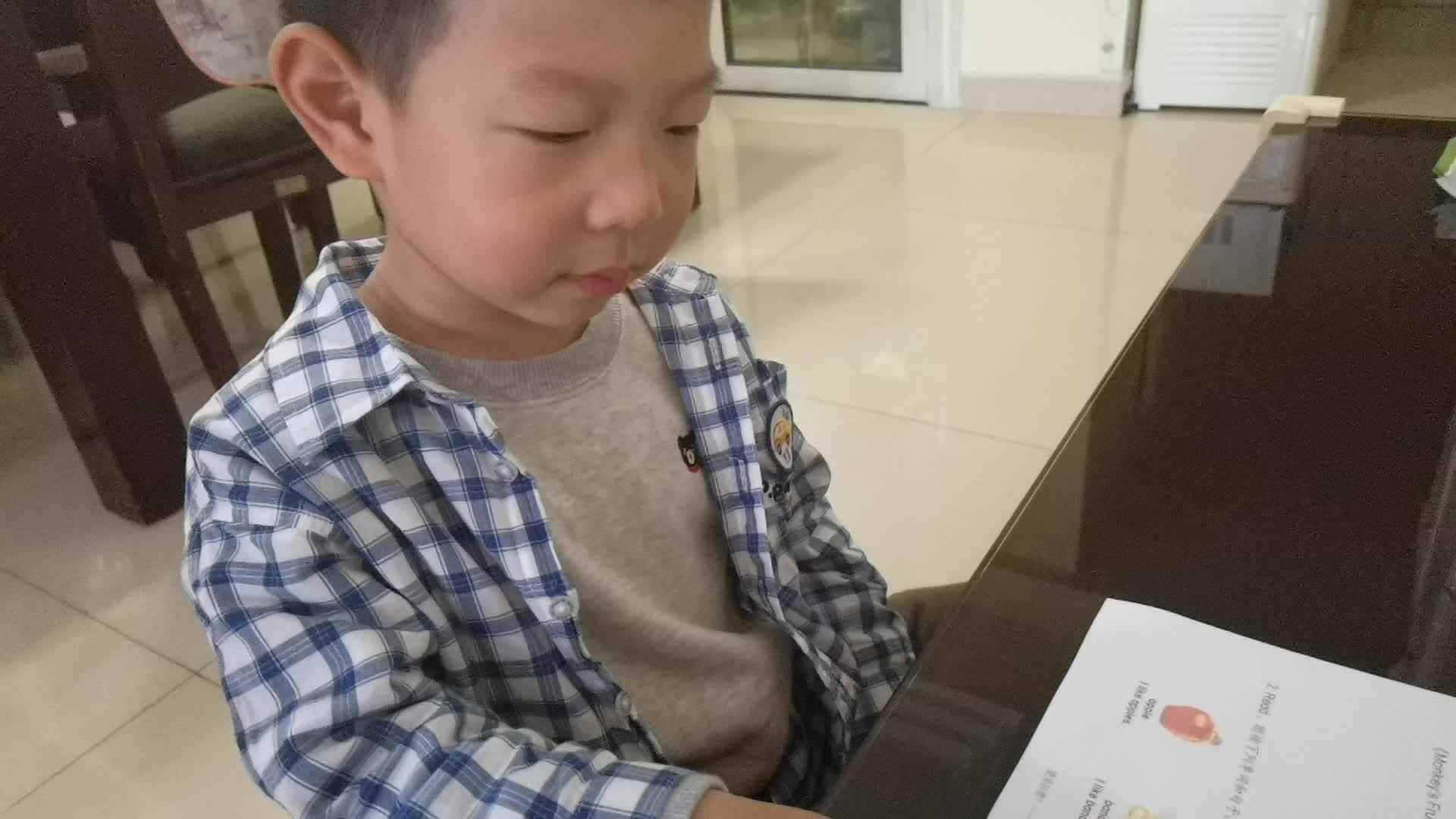 小A班陈栎安朗读英文单词.mp4