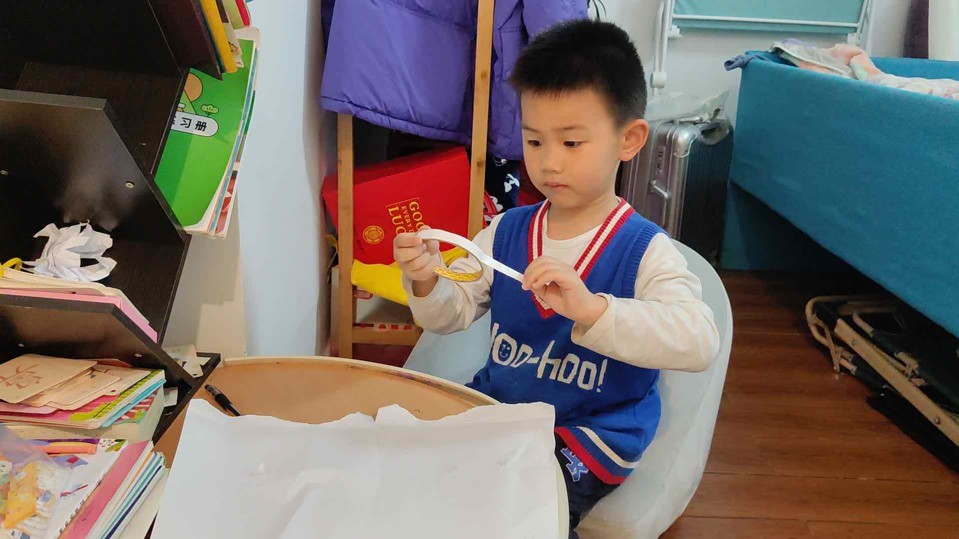 中B班李锦城20240418使用双面胶