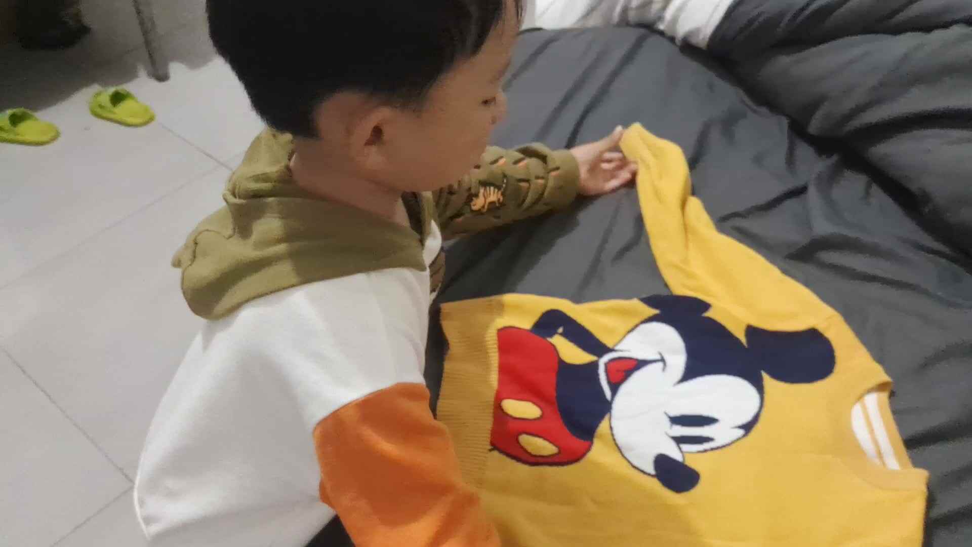 大B班王子扬叠衣服
