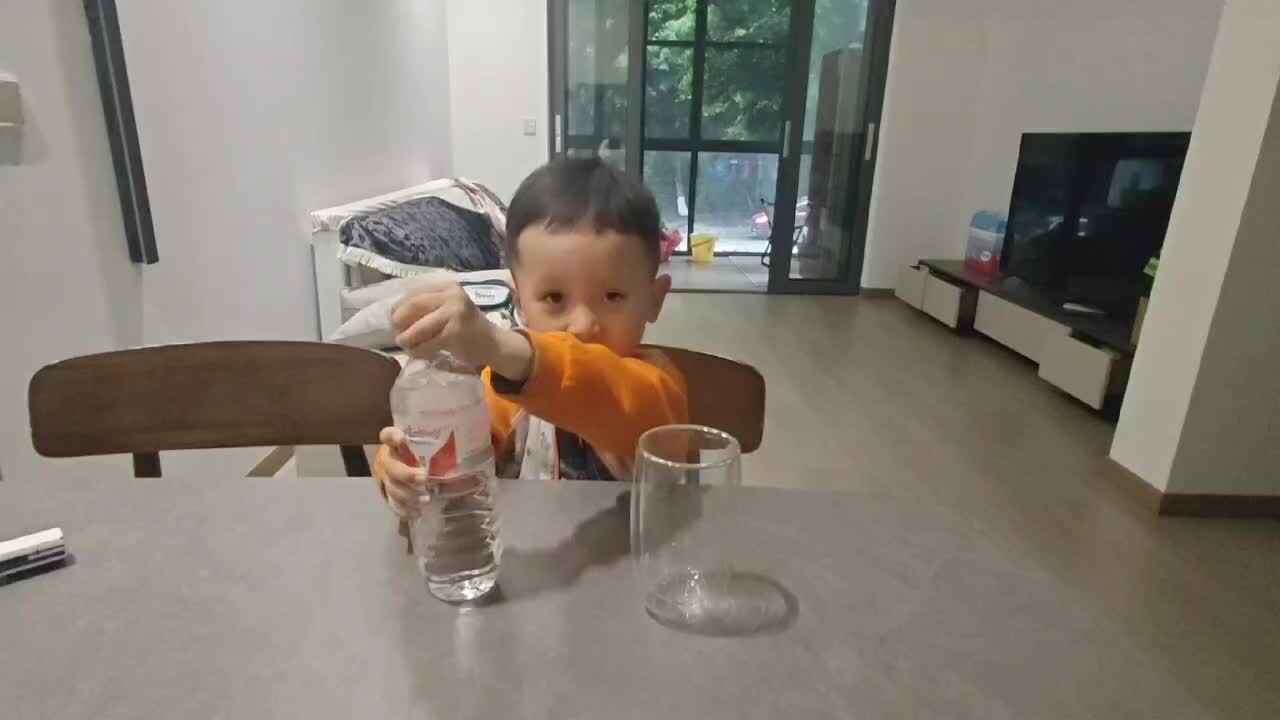中B班王千与倒水练习