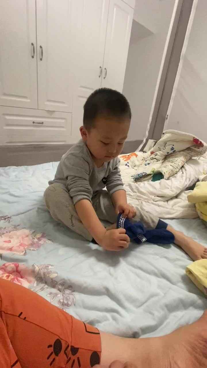 穿袜子