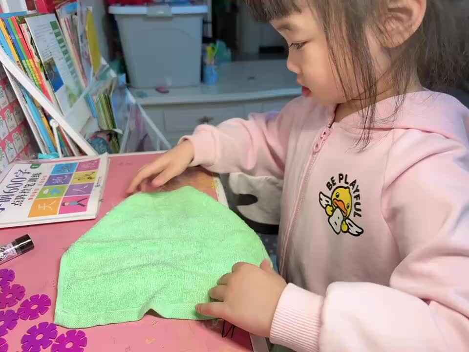 20240411中B班舒琳芯拧毛巾