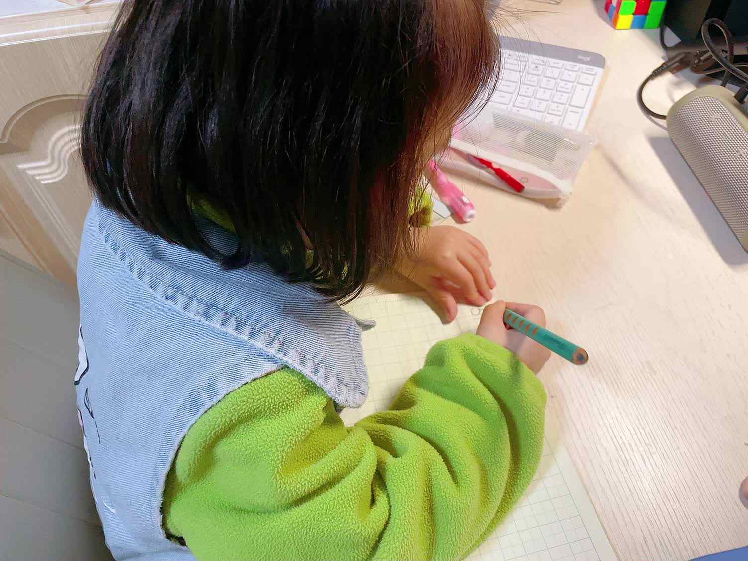 大B班蒲依诺2024.4.10日书写(数字15 16).mp4