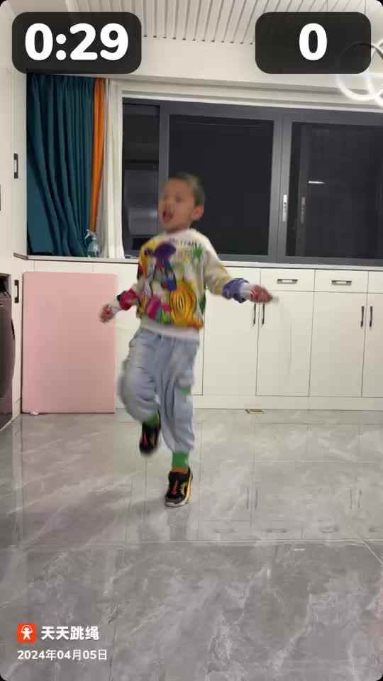 ⁣⁣学前B班温志成跳绳练习2024.04.05.mp4