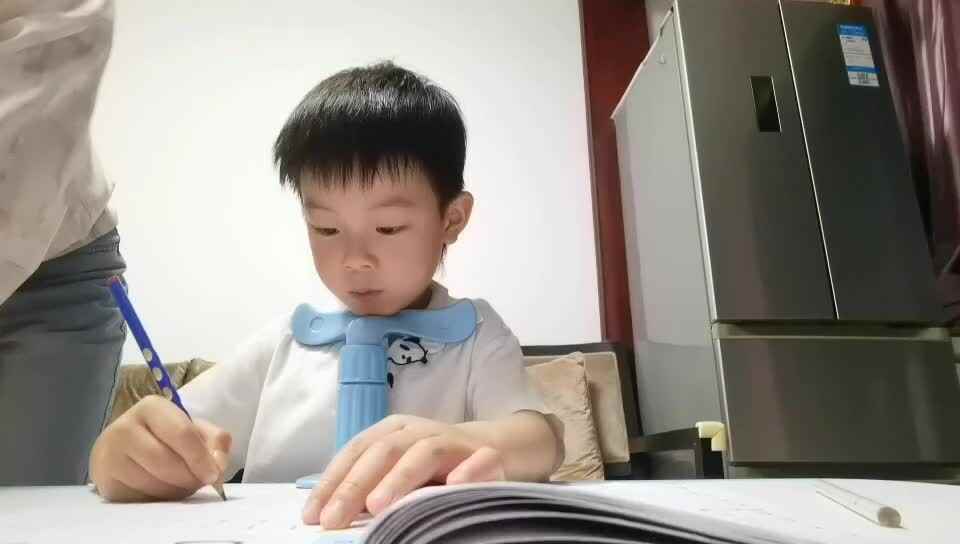 20240507大A班郭睿珩-练习笔画.mp4